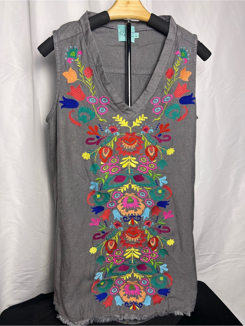 Judith March Boho Embroidered Floral Sleeveless Tunic Top Gray Size L